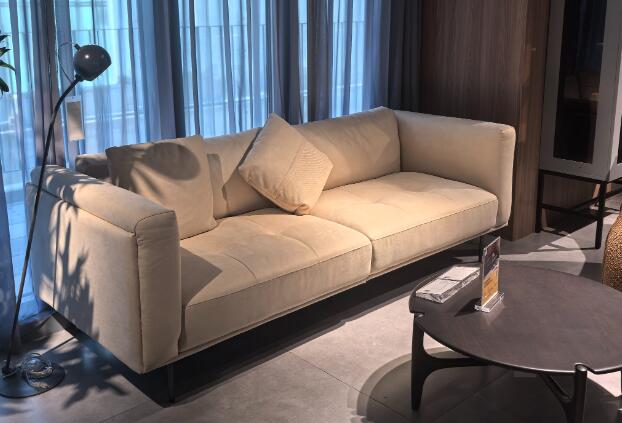 長期睡沙發(fā)對家庭風(fēng)水的影響及風(fēng)水先生的化解之道