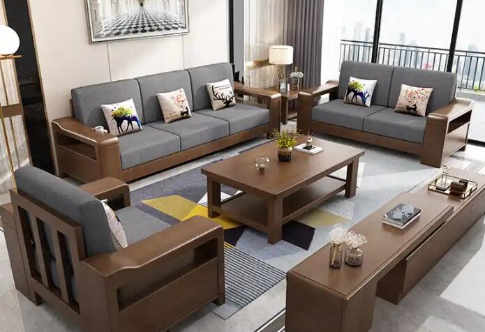 客廳沙發(fā)應(yīng)該怎么擺放才能招財(cái)轉(zhuǎn)運(yùn)?